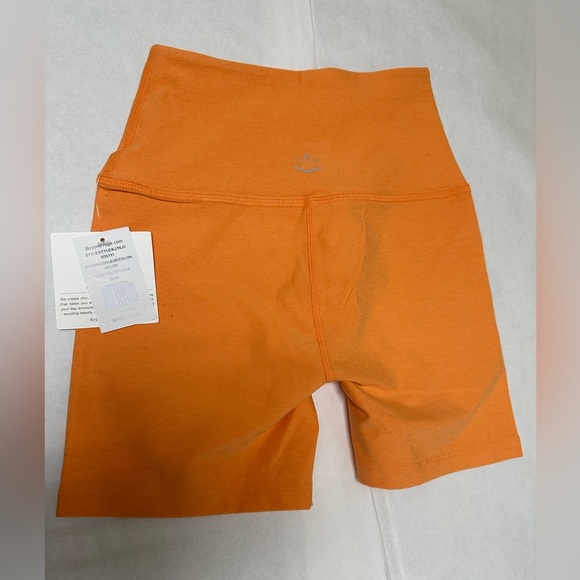 NWT;Beyond Yoga Spacedye Keep Pace Short 🌟 - Picture 12 of 13